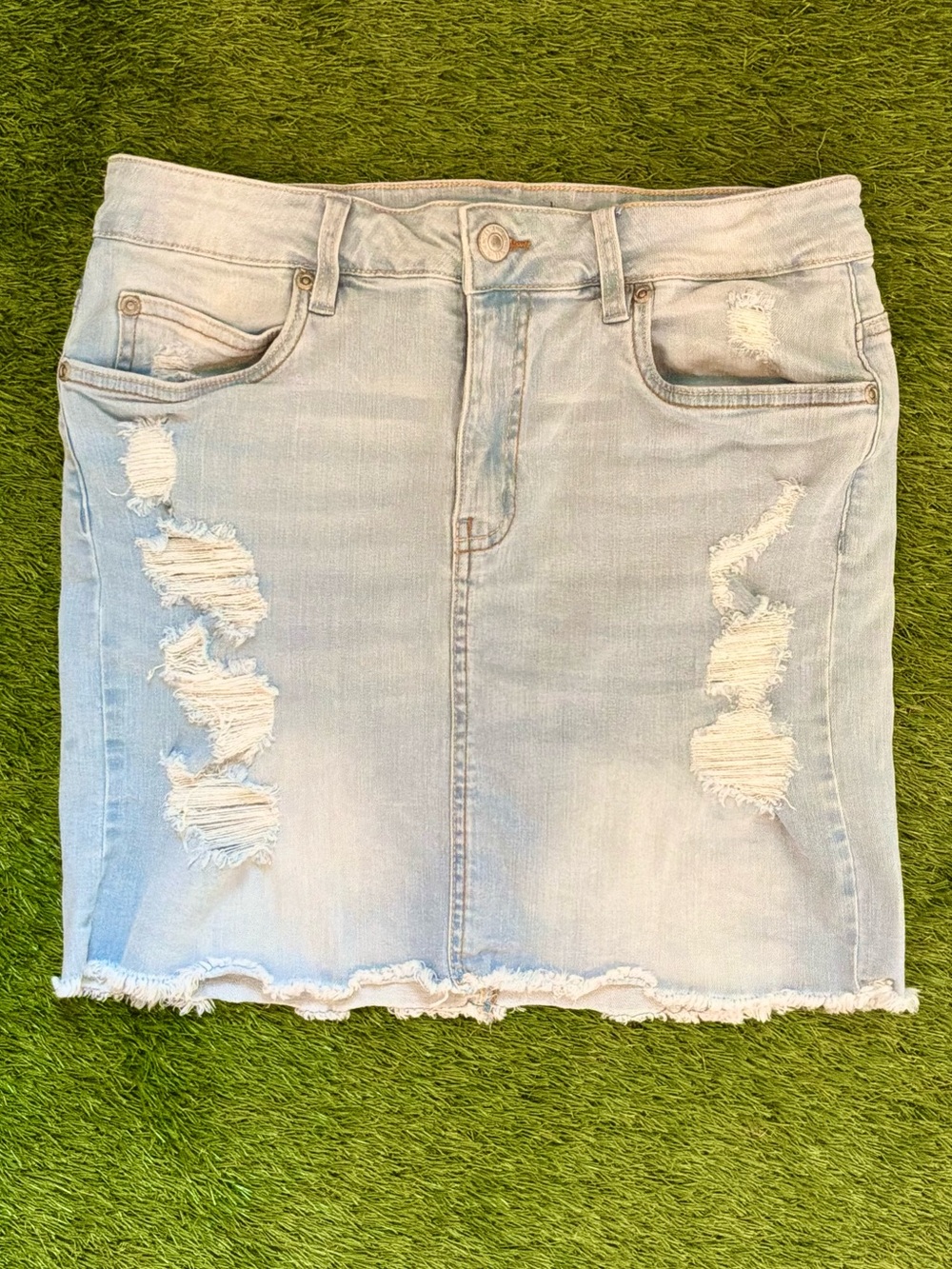 Bluenotes Light Wash Distressed Denim Mini Skirt Size Large